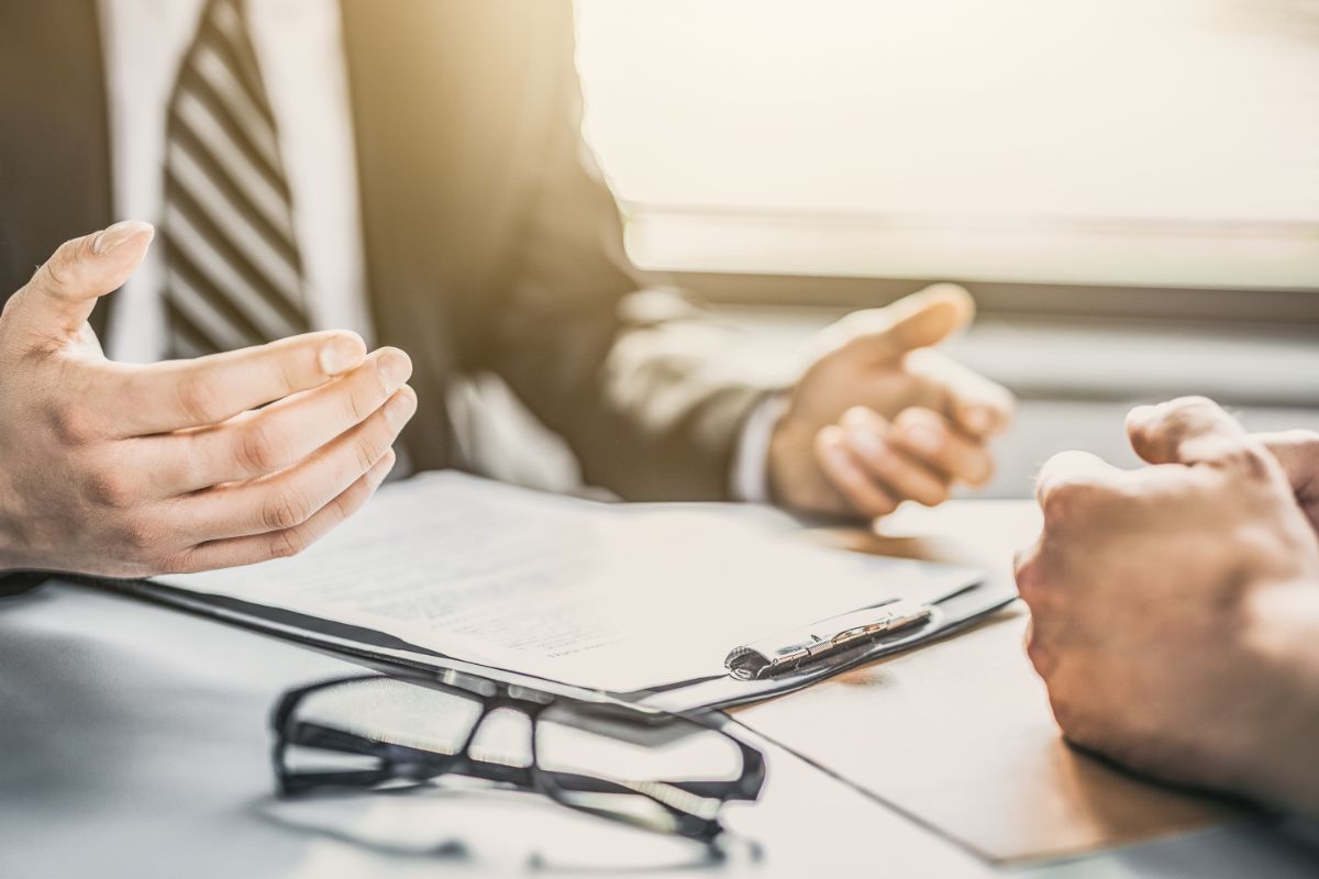 Aumentano le assicurazioni anche per chi non fa mai incidenti ed è in classi elevate: la batosta fa infuriare gli italiani