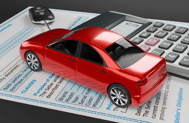 auto, calcolatrice e fogli